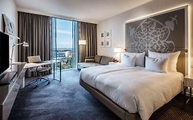 Clarion Hotel Copenhagen Airport  4*